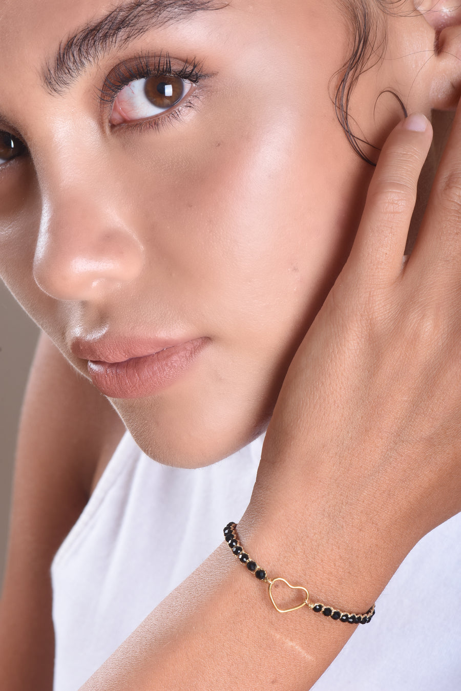 Black Spinel  Heart Bracelet | Gold
